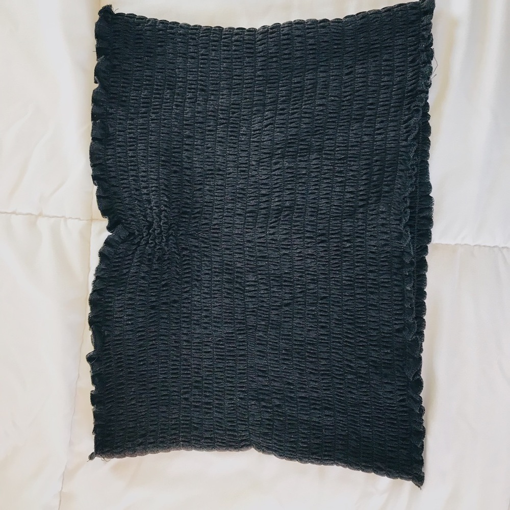 BLACK CROP TOP